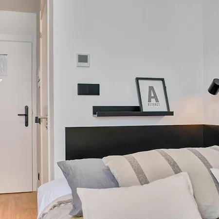 Estudios Y Modernas En Pamplona, Sk *