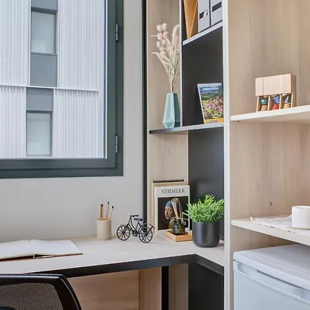 Estudios Y Modernas En Pamplona, Sk *