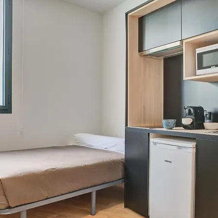 Estudios Y Modernas En Pamplona, Sk *