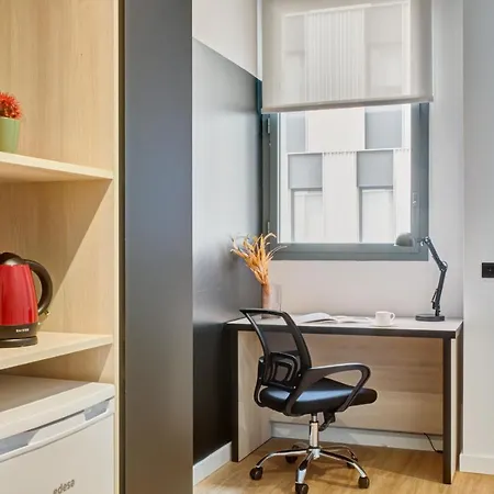 Estudios Y Modernas En Pamplona, Sk *