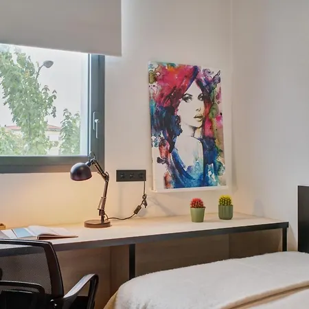 Estudios Y Modernas En Pamplona, Sk * Pamplona