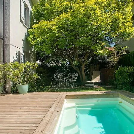 Con Piscina Privada En El Centro De * Pamplona