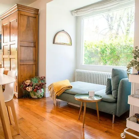 Villa Con Piscina Privada En El Centro De