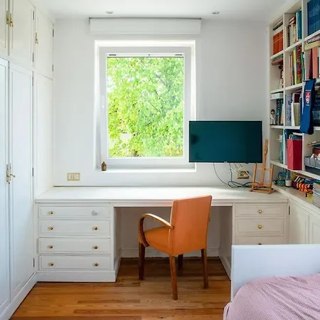 Villa Con Piscina Privada En El Centro De Pamplona