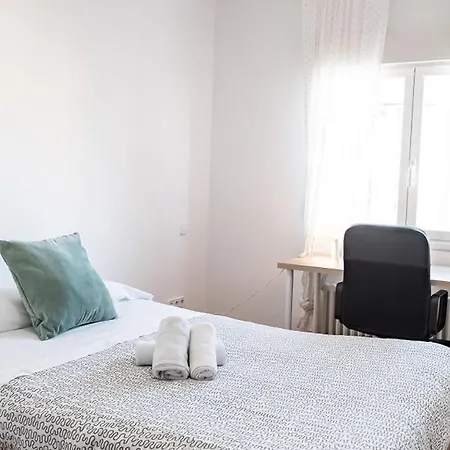 Adaptado Y Comodo En Iturrama * Pamplona