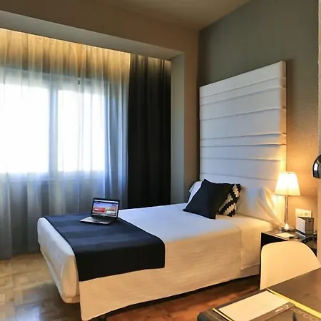 Hotel Habitus Leyre Pamplona