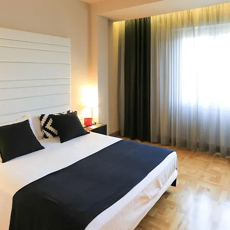 Hotel Habitus Leyre Pamplona