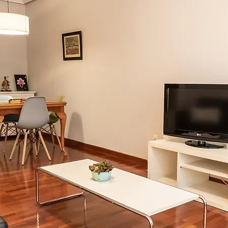 Comodo Y Funcional Apartamento En Iturrama * Pamplona