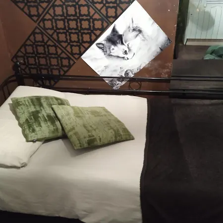Bajera-loft No Comfortable Con La Verja En La Entrada,,no Lujosa,vieja,sin Reforma, Con Cedula De Habitabilidad Preparada Para Alojamiento No No Hostal No Apartamento El Precio Coincide Con Calidad Y Calificaciones Trato Familiar,como En Tu Cas Apartment *