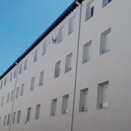 Apartamento Pamplona Apartment *