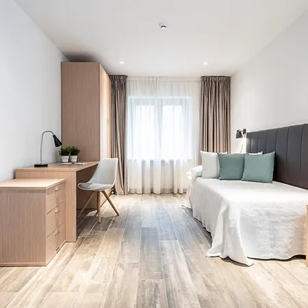 Hotel Met *