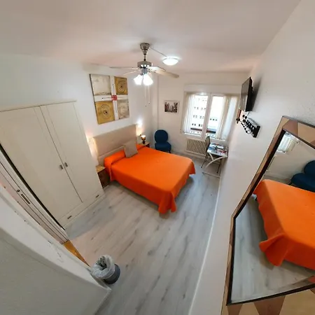 Alojamientos Pamplona Guest house *