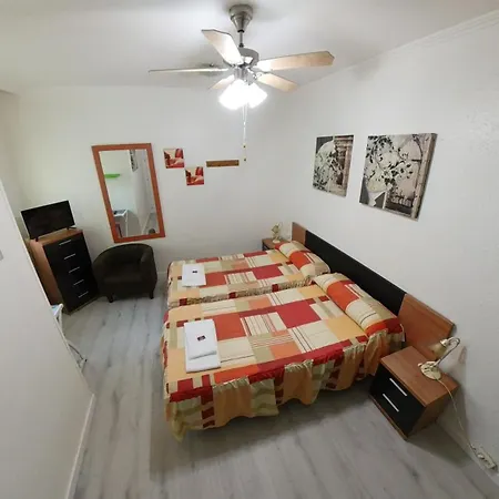 Pamplonabeds Guest house 2*