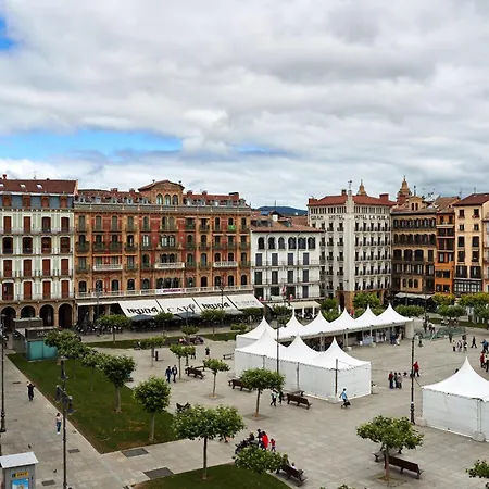 Tuapartamento - Boutique Plaza Del Castillo 29