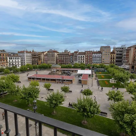 Tuapartamento - Boutique Plaza Del Castillo 29 *