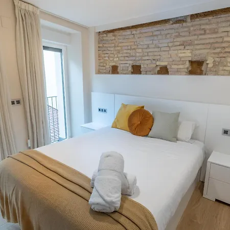 Tuapartamento - Boutique Plaza Del Castillo 29 *