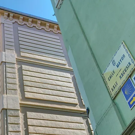 Balcon Del Arte By Clabao Apartment *