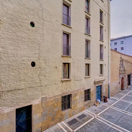 Dormitaleria By Clabao Apartment