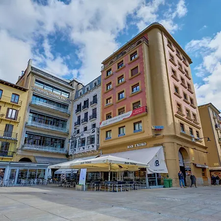 Apartment Premium Piso @plaza Del Castillo *