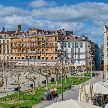 Apartment Premium Piso @plaza Del Castillo