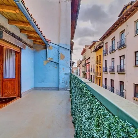 Apartment Experience The Running Of The Bulls From Your Balcony *