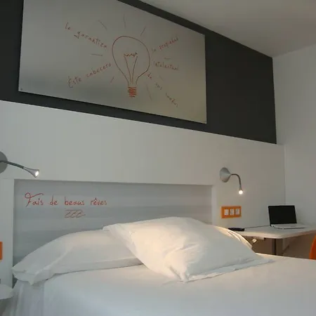 Bed4u Pamplona 3*
