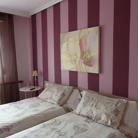 Iruña Apartahotel *