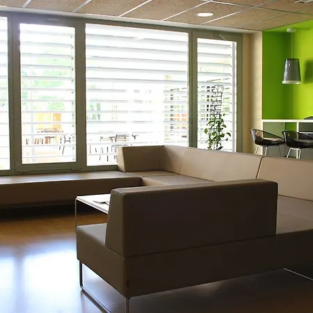 Residencia Universitaria Resa Abedules Pamplona