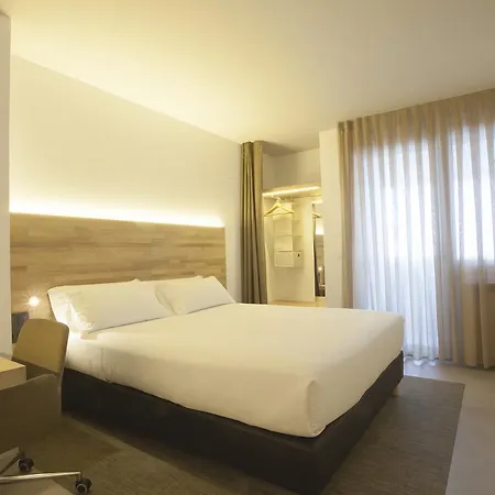 Hotel A 2*