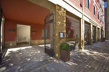 Puerta Del Camino Pamplona