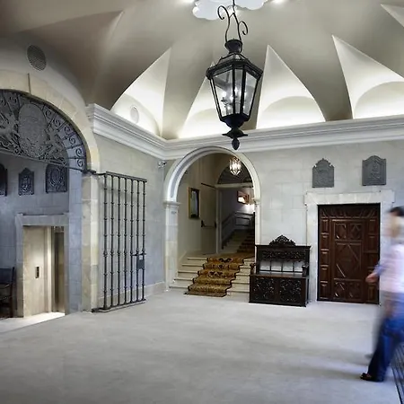 Hotel Palacio Guendulain 4*