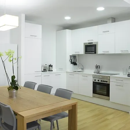 Hotel Apartamentos Pamplona 2*