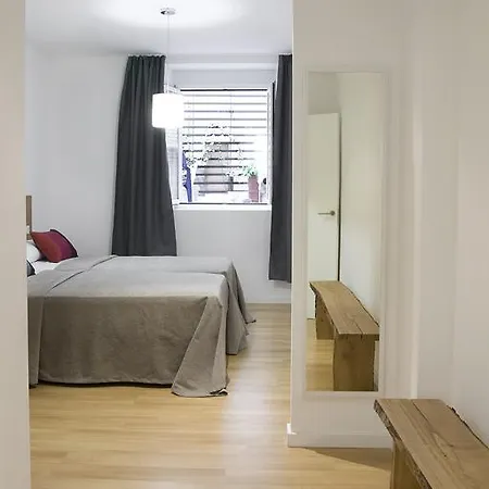 Hotel Apartamentos Pamplona 2*