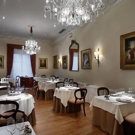 Palacio Guendulain 4*