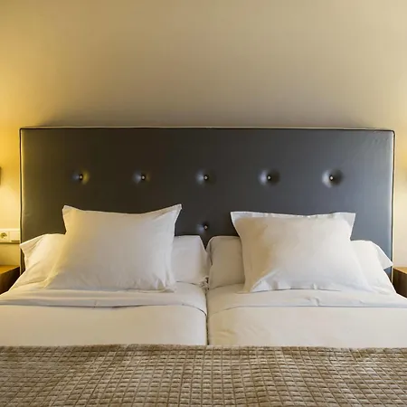 Hotel Plaza 3*