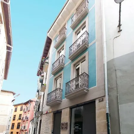 Antique Tres Reyes Apartment