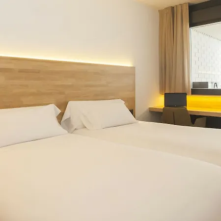 A 2* Pamplona