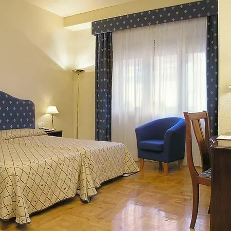 Habitus Leyre 3* Pamplona