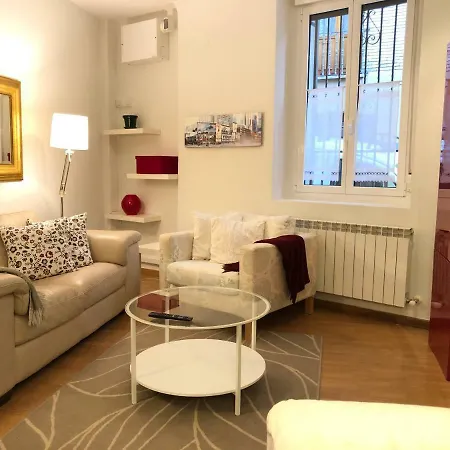 Calle Dormitaleria, Apartamento