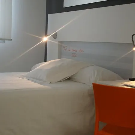 Bed4u Pamplona Hotel Cordovilla