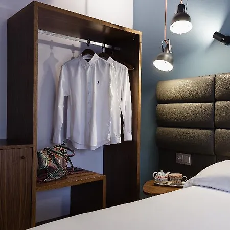 Plaza Hotel 3*